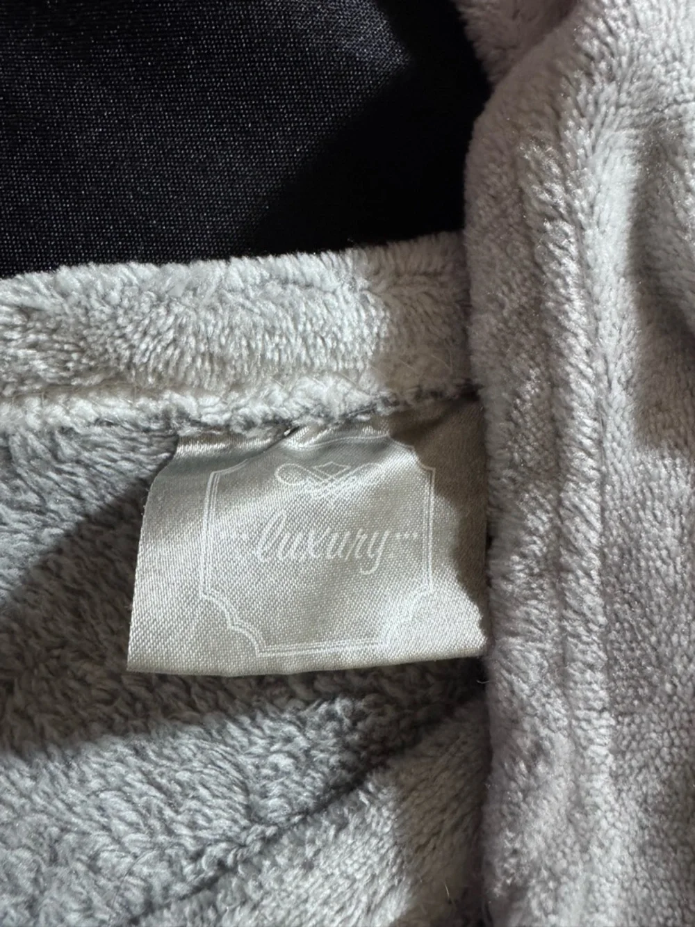 Soft Light Gray Blanket - Plush Everyday Comfort‎ Throw